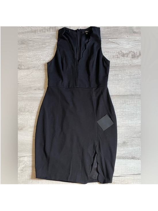 Little Black dress with small slit - Picture 6 of 7